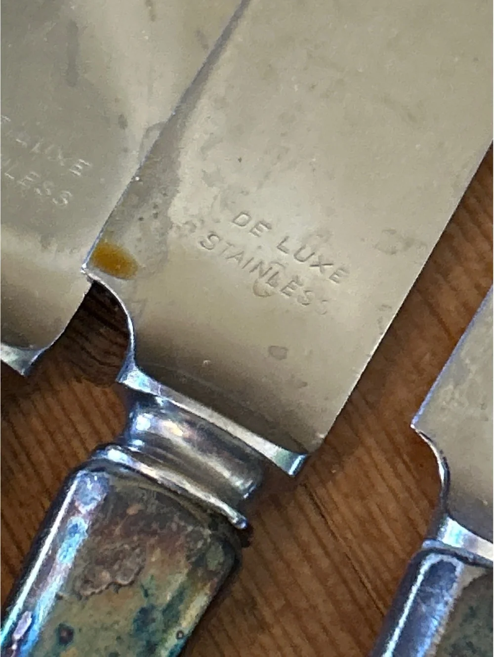De Luxe  6-Piece Butter Knife Set